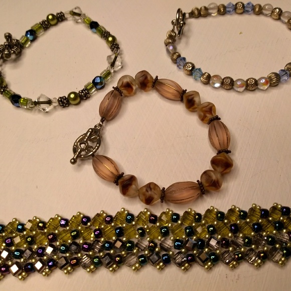 Glass beaded toggle bracelets. Set of 4 - Picture 2 of 2